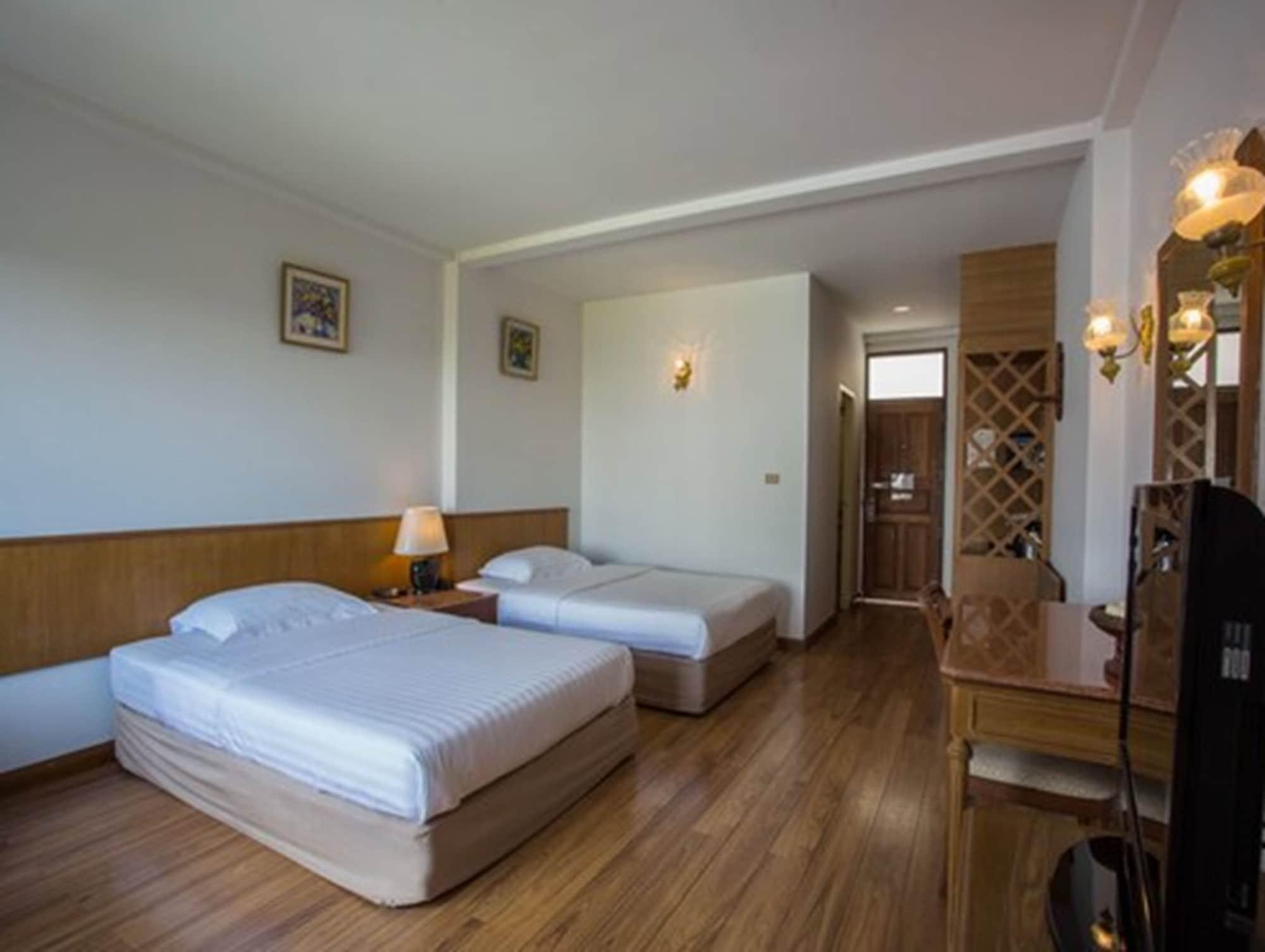 Sirin Hotel Хуа Хин Экстерьер фото