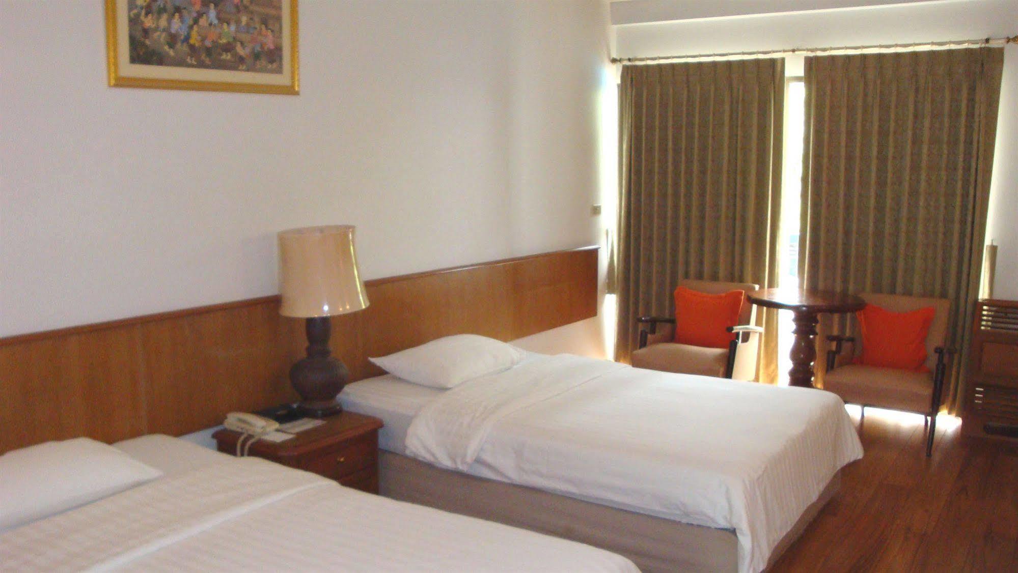 Sirin Hotel Хуа Хин Экстерьер фото
